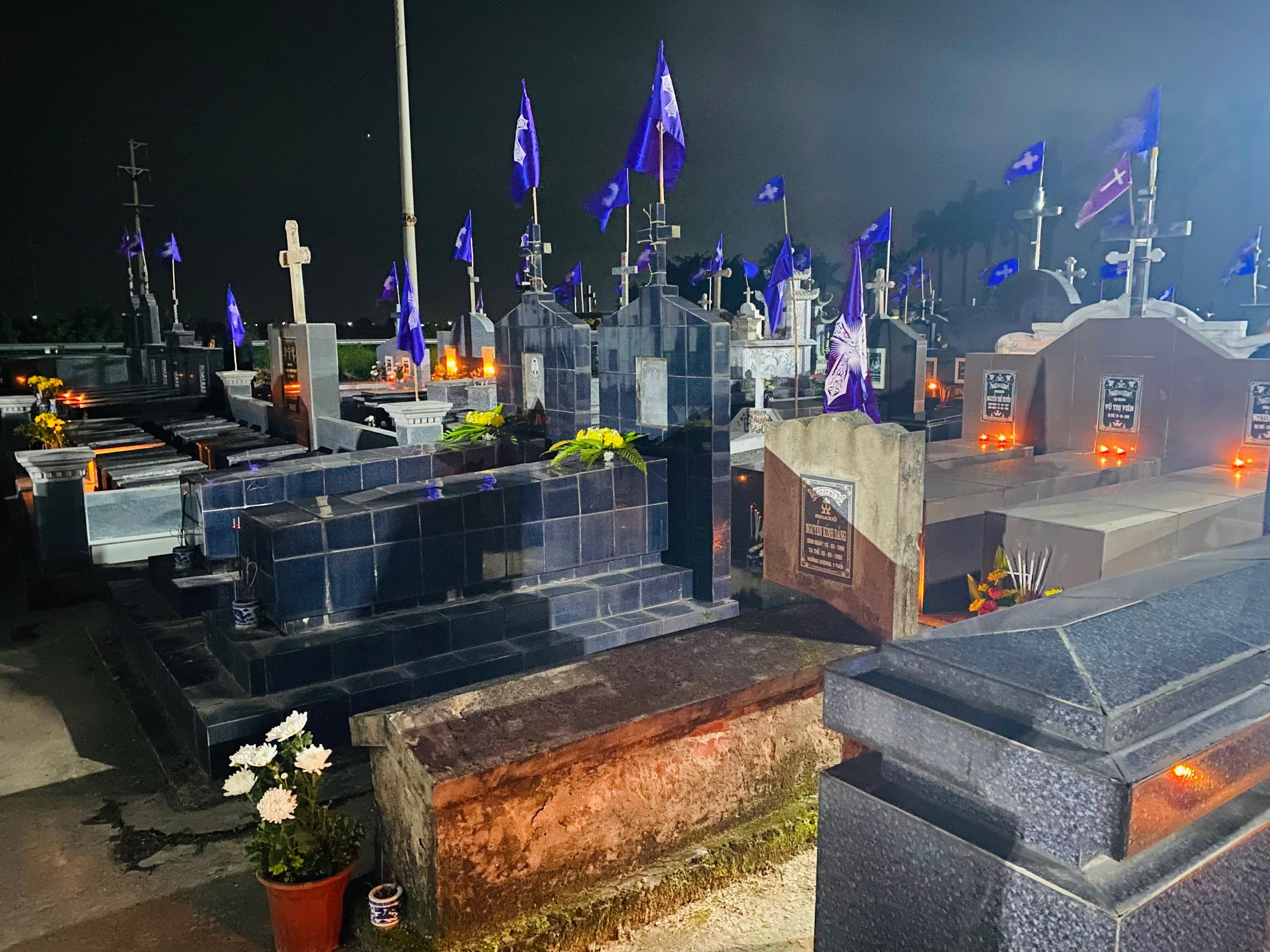 THÁNH LỄ CẦU CHO CÁC LINH HỒN NGÀY 2  tháng 11